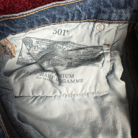 Levi’s 501 dark wash Jean shorts - Picture 5 of 5